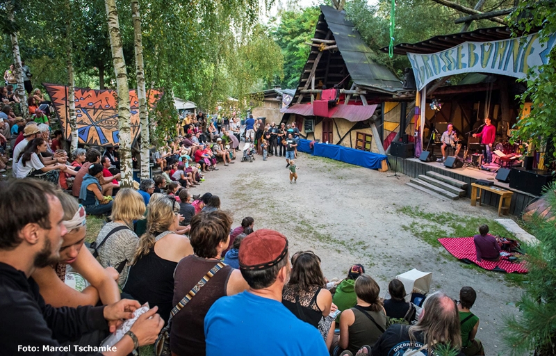 Große Bühne beim Folklorum 2016 * Foto: Marcel Tschamke
