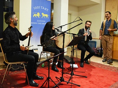 Arabischer Abend mit dem Bagdad Trio, rechts Saman Haddad * Foto: Sabine Büttner